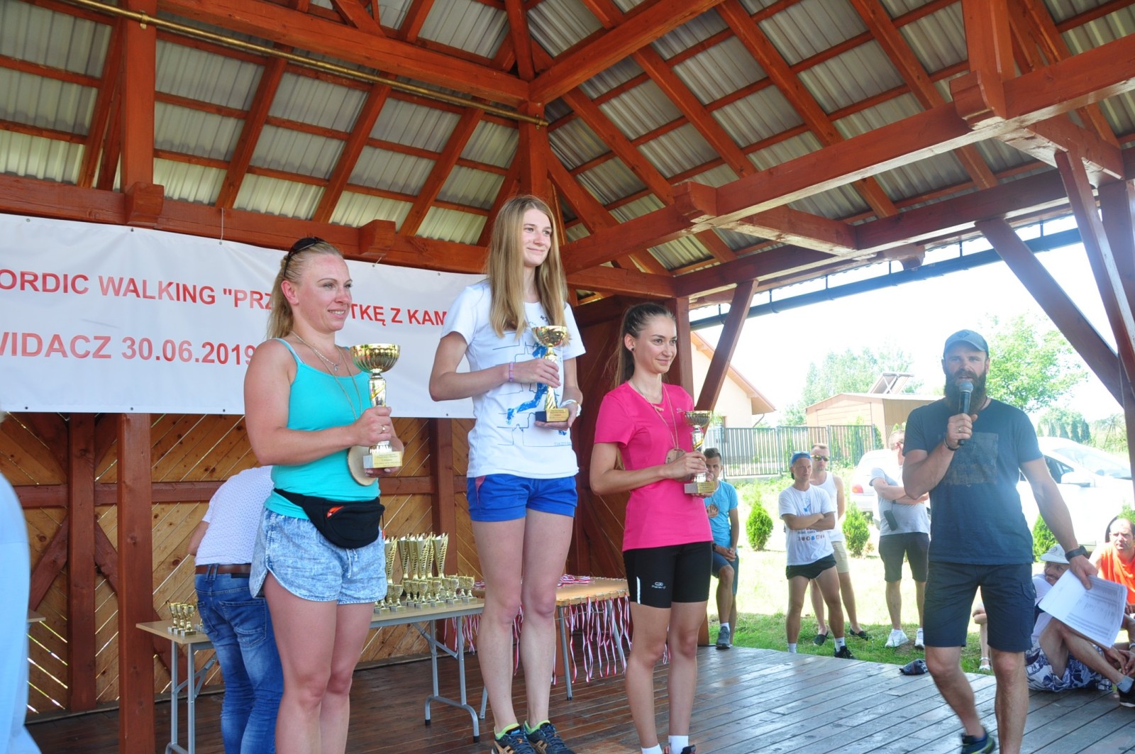 I Charytatywny Bieg oraz marsz Nordic Walking "Przybij Piątkę z Kamilem"
