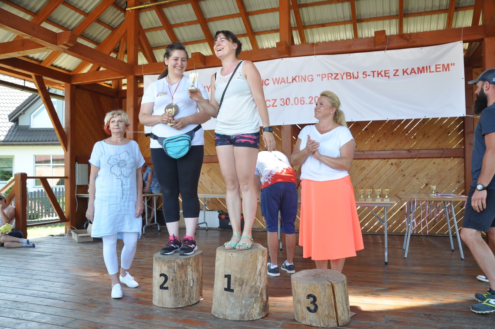I Charytatywny Bieg oraz marsz Nordic Walking "Przybij Piątkę z Kamilem"