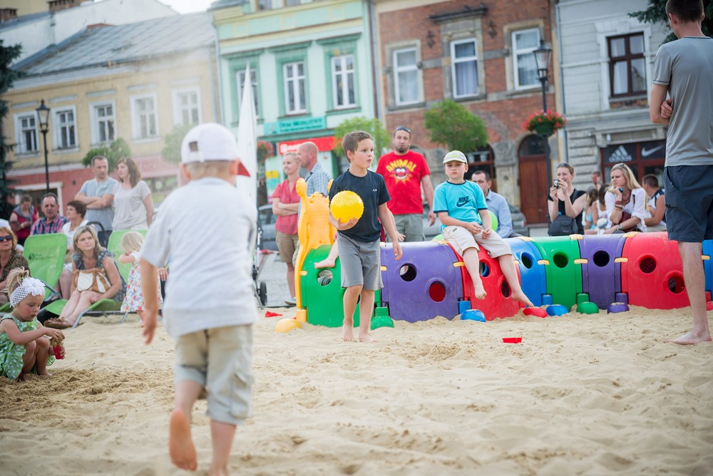 Plaża na krośnieńskim rynku 2014 fot. Łukasz Jaracz