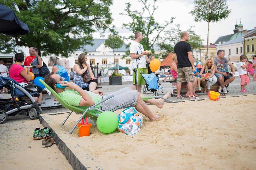 Plaża na krośnieńskim rynku 2014 fot. Łukasz Jaracz