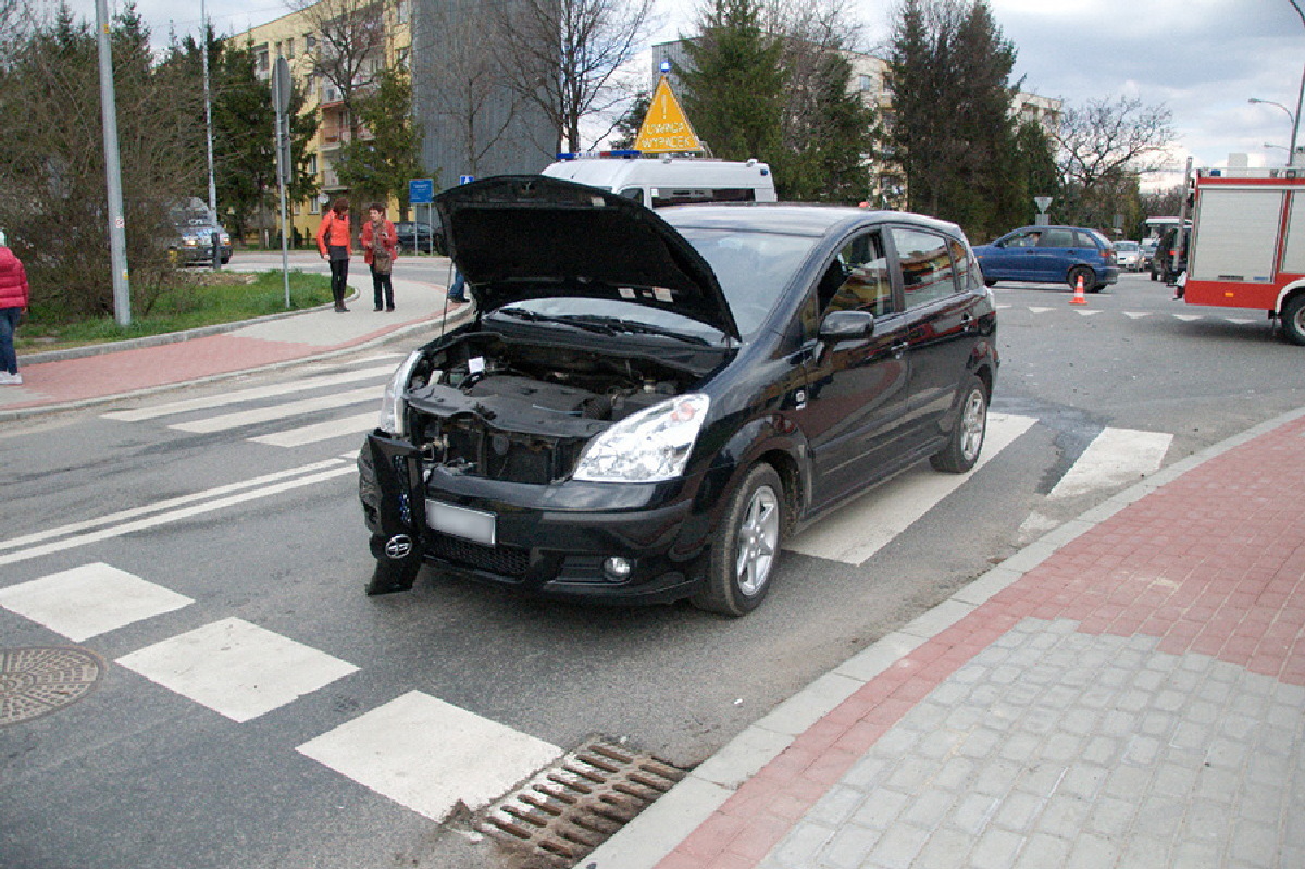 Zderzenie Toyoty z Fiatem na Sikorskiego