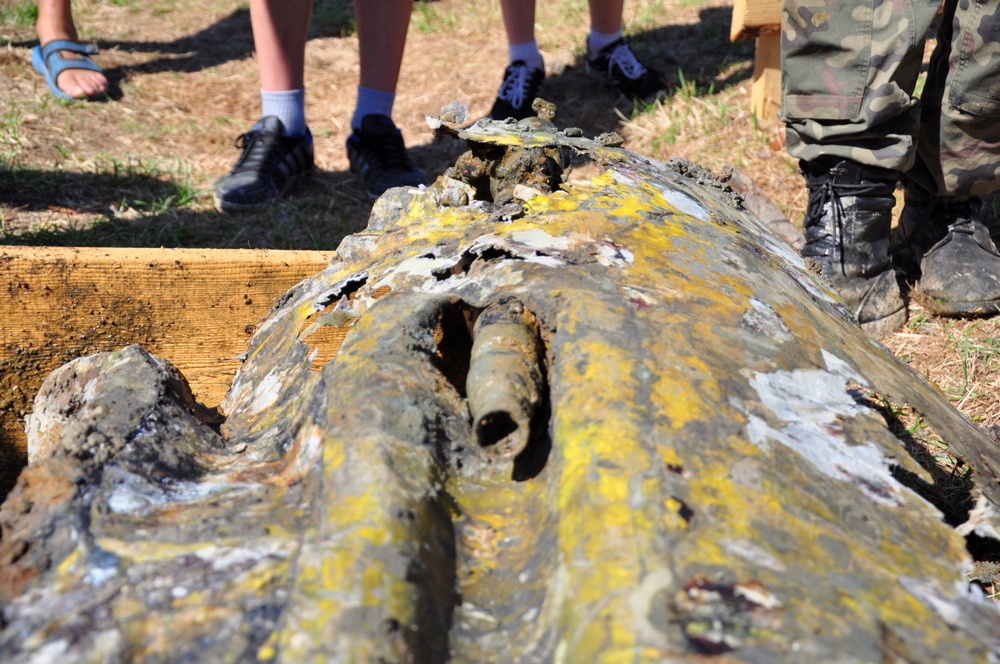 Prace archeologiczne: Messerschmitt Bf 109 E. Fot. KrosnoCity.pl