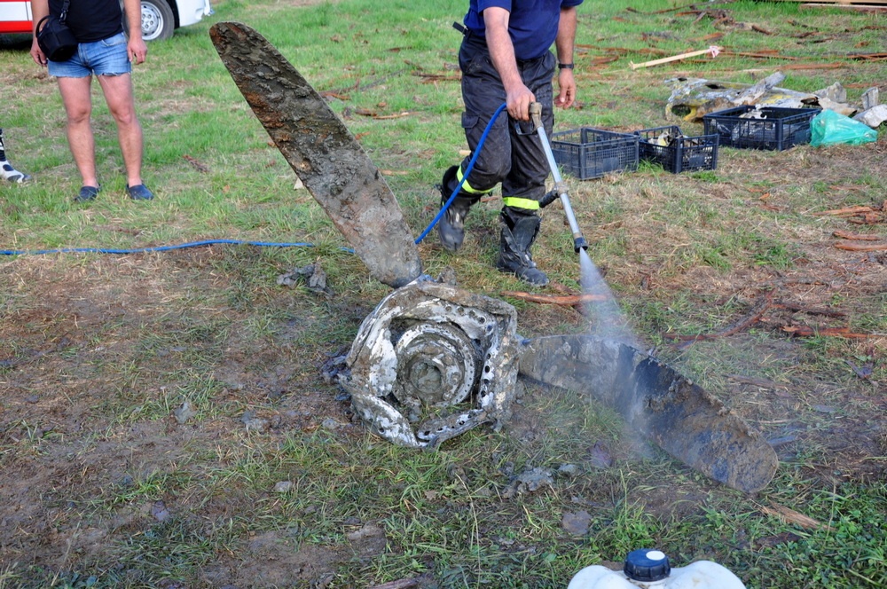 Prace archeologiczne: Messerschmitt Bf 109 E. Fot. KrosnoCity.pl