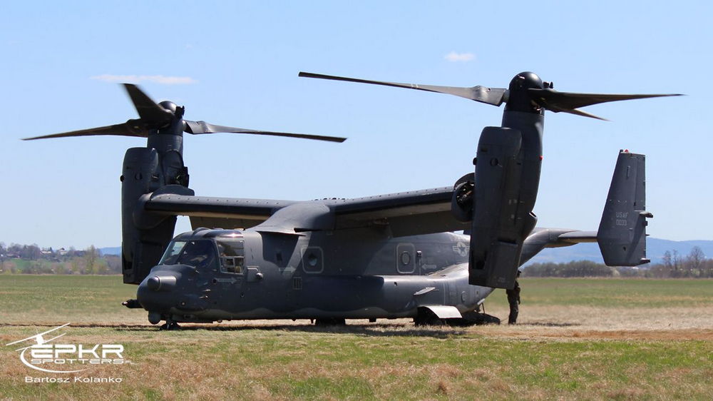 Bell-Boeing V-22 Osprey nad Krosnem. Fot. Bartosz Kolanko
