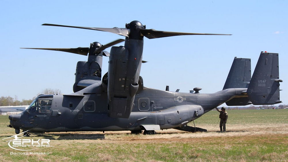 Bell-Boeing V-22 Osprey nad Krosnem. Fot. Bartosz Kolanko