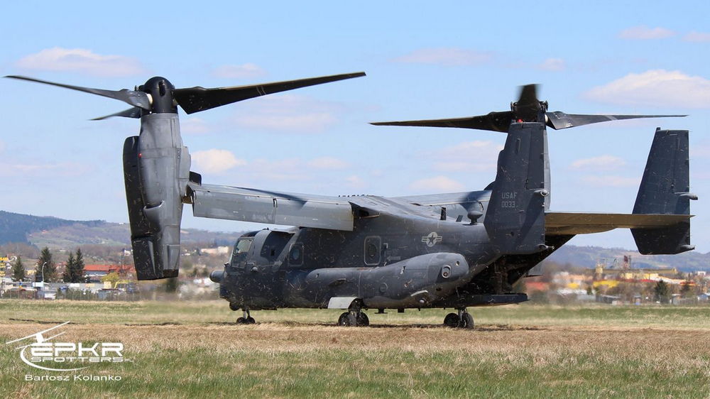Bell-Boeing V-22 Osprey nad Krosnem. Fot. Bartosz Kolanko
