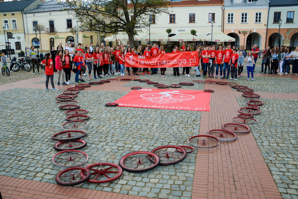 "Rower Pomaga". Fot. Piotr Dymiński