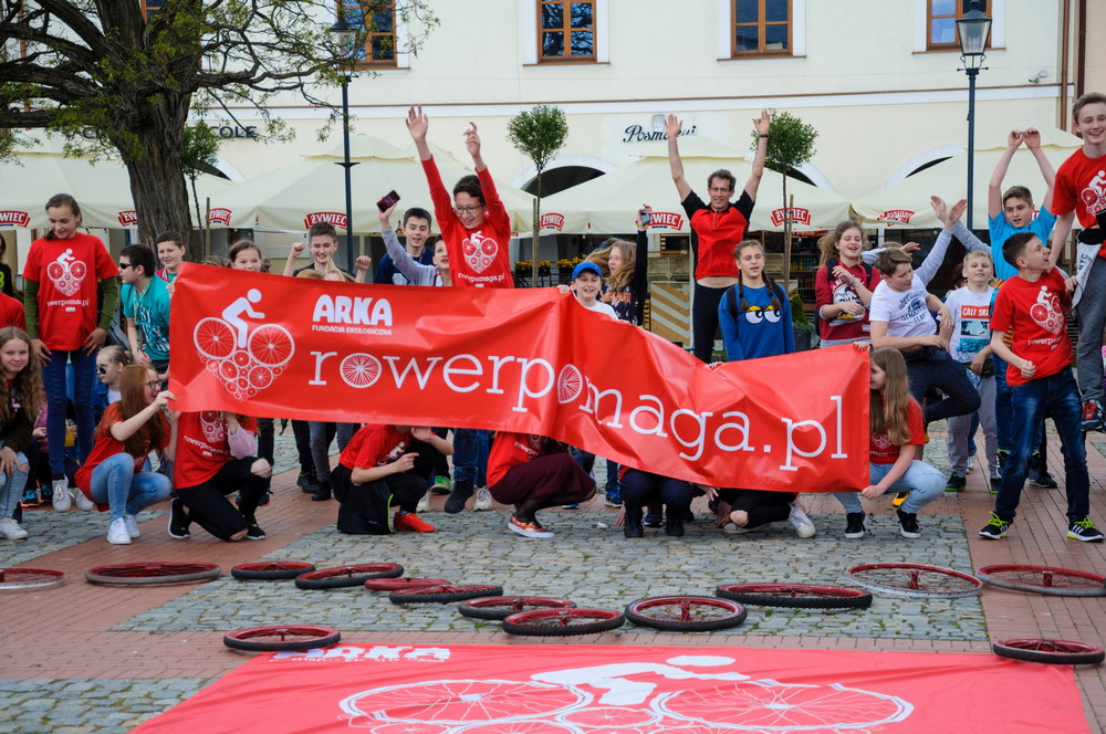 "Rower Pomaga". Fot. Piotr Dymiński