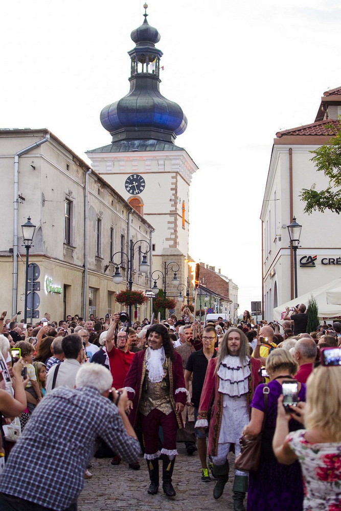 Jan Kazimierz przybywa do Krosna. Fot. Karol Słomka