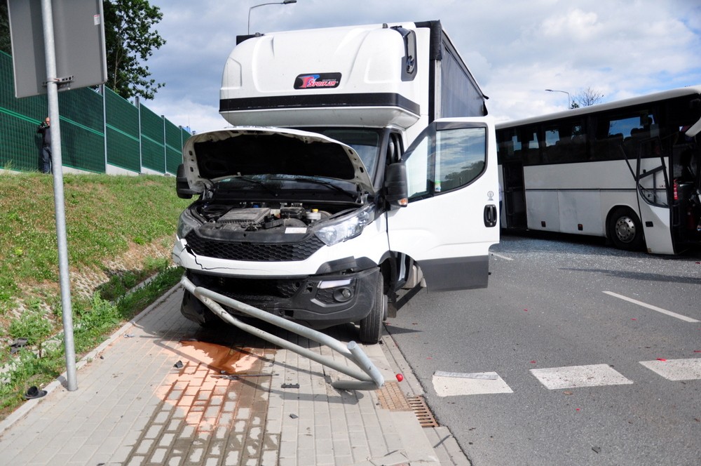 Karambol na DK28. Fot. Piotr Dymiński