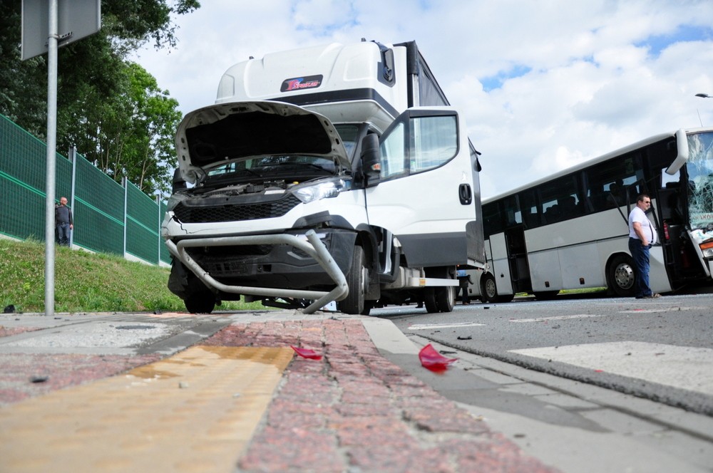 Karambol na DK28. Fot. Piotr Dymiński