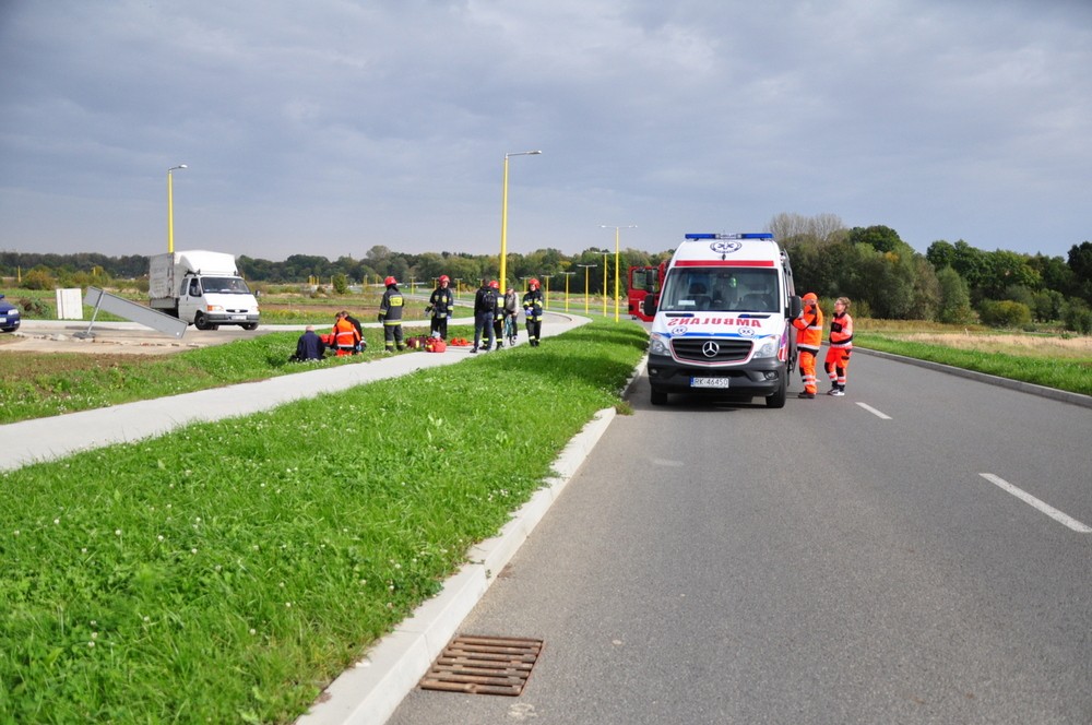 Wypadek: motocyklista wjechał do rowu