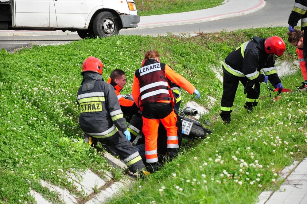 Wypadek: motocyklista wjechał do rowu