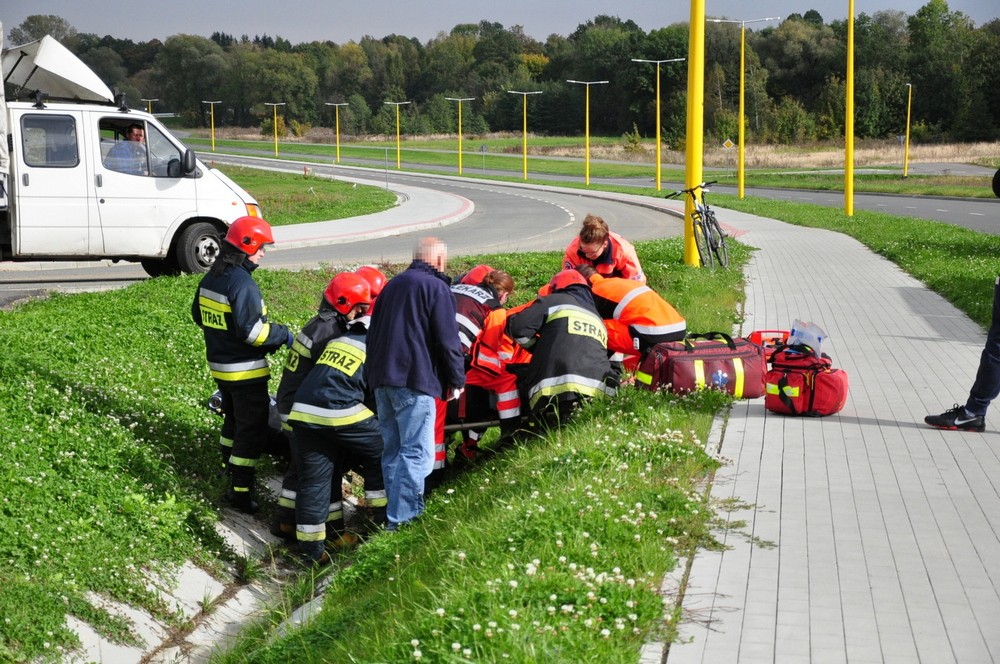 Wypadek: motocyklista wjechał do rowu
