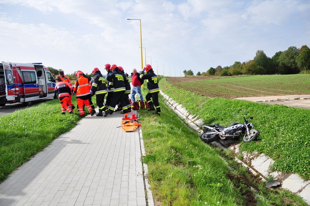 Wypadek: motocyklista wjechał do rowu